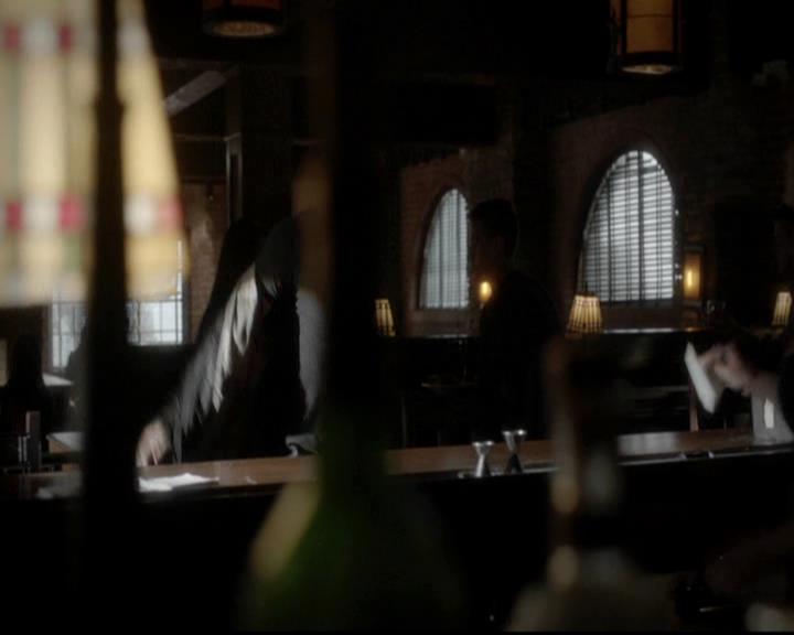 VampireDiariesWorld-dot-org_4x06WeAllGoALittleMadSometimes1923.jpg