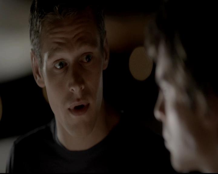 VampireDiariesWorld-dot-org_4x06WeAllGoALittleMadSometimes1977.jpg