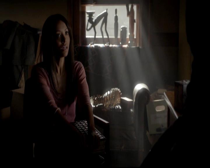 VampireDiariesWorld-dot-org_4x06WeAllGoALittleMadSometimes1989.jpg