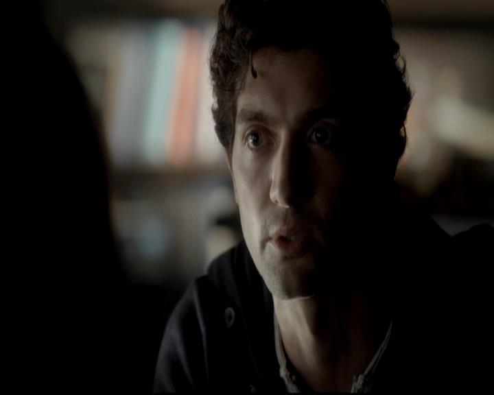 VampireDiariesWorld-dot-org_4x06WeAllGoALittleMadSometimes2004.jpg