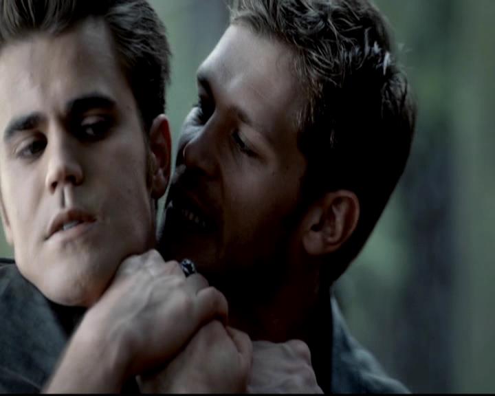 VampireDiariesWorld-dot-org_4x07MyBrothersKeeper0071.jpg