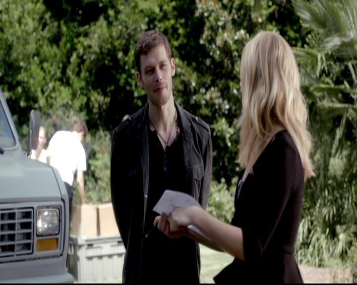 VampireDiariesWorld-dot-org_4x07MyBrothersKeeper0396.jpg