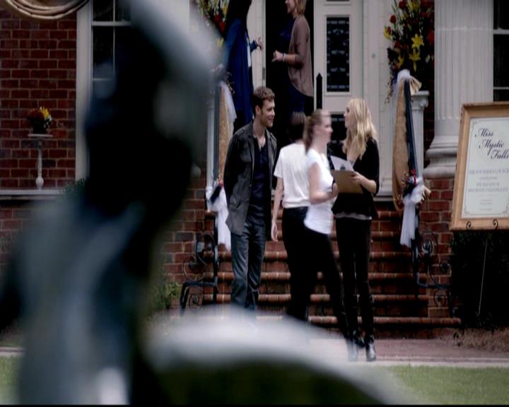 VampireDiariesWorld-dot-org_4x07MyBrothersKeeper0402.jpg