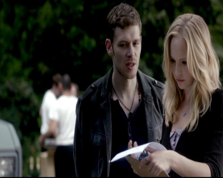 VampireDiariesWorld-dot-org_4x07MyBrothersKeeper0413.jpg