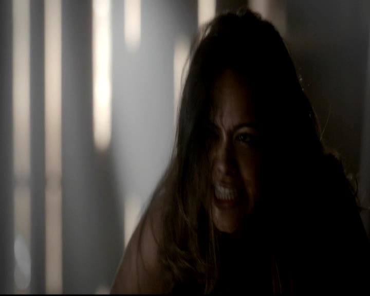 VampireDiariesWorld-dot-org_4x07MyBrothersKeeper0448.jpg