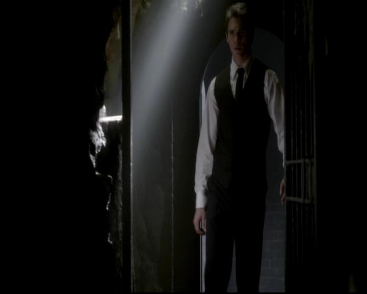 VampireDiariesWorld-dot-org_4x07MyBrothersKeeper0854.jpg