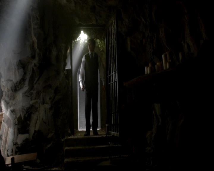 VampireDiariesWorld-dot-org_4x07MyBrothersKeeper0855.jpg