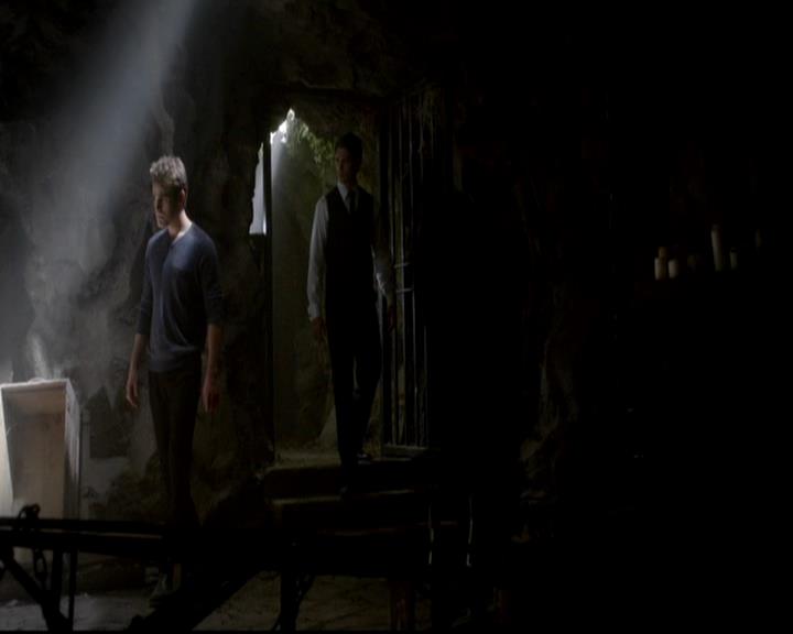 VampireDiariesWorld-dot-org_4x07MyBrothersKeeper0866.jpg