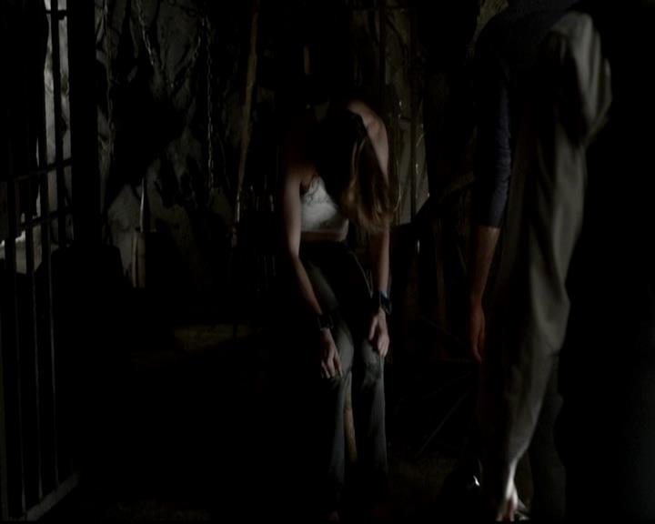 VampireDiariesWorld-dot-org_4x07MyBrothersKeeper0870.jpg