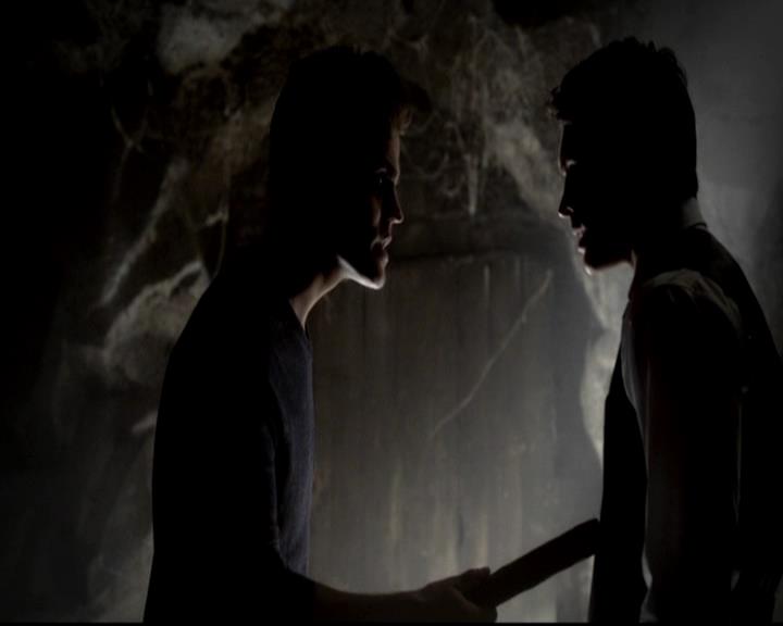 VampireDiariesWorld-dot-org_4x07MyBrothersKeeper0895.jpg