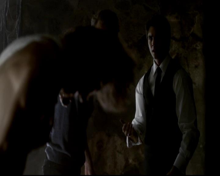 VampireDiariesWorld-dot-org_4x07MyBrothersKeeper0899.jpg