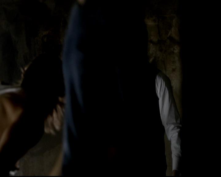 VampireDiariesWorld-dot-org_4x07MyBrothersKeeper0904.jpg