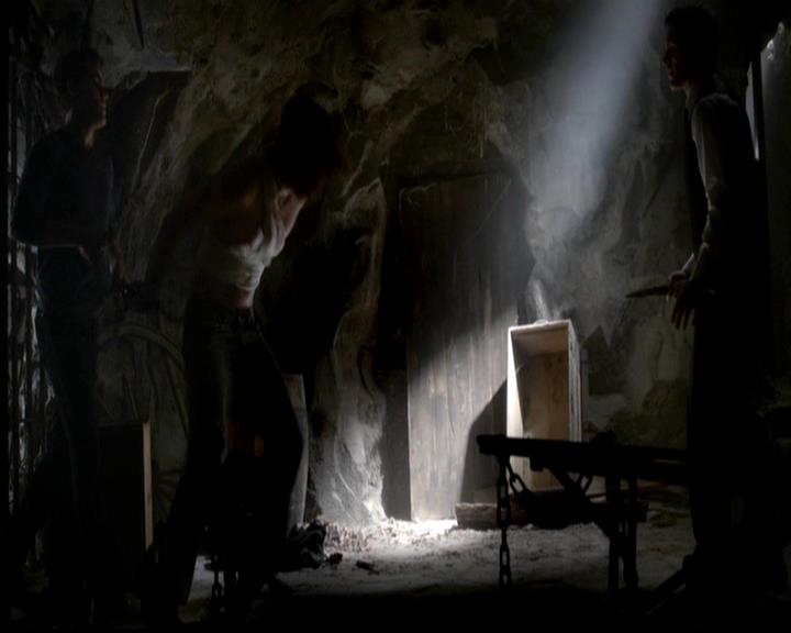 VampireDiariesWorld-dot-org_4x07MyBrothersKeeper0905.jpg