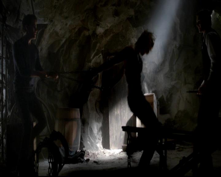 VampireDiariesWorld-dot-org_4x07MyBrothersKeeper0906.jpg