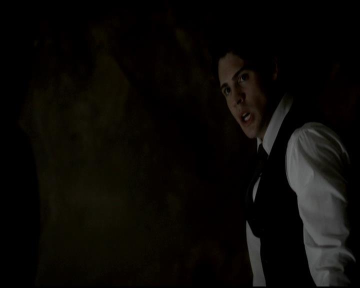 VampireDiariesWorld-dot-org_4x07MyBrothersKeeper0932.jpg