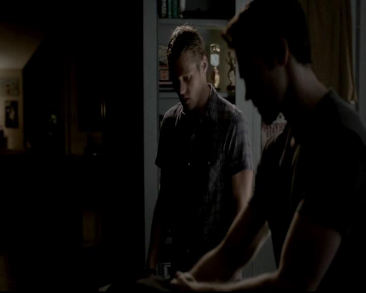 VampireDiariesWorld-dot-org_4x07MyBrothersKeeper1908.jpg