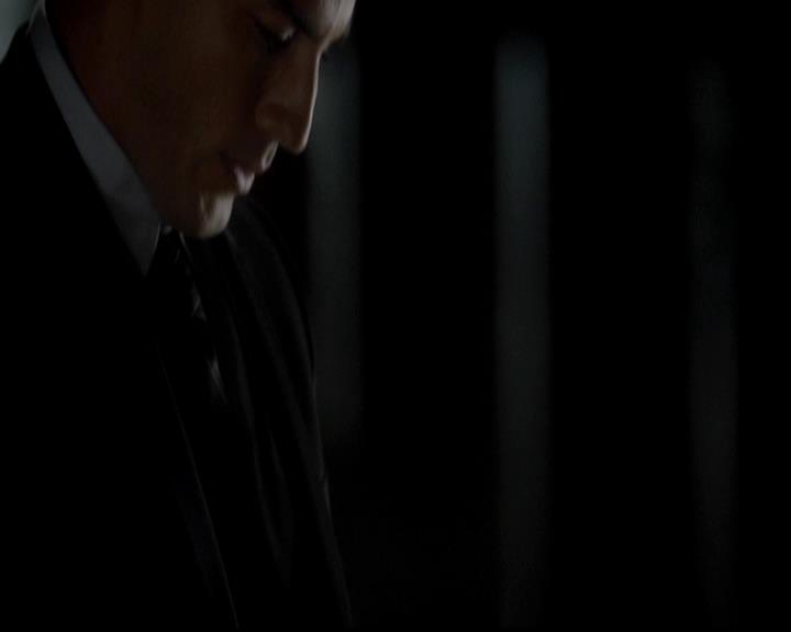 VampireDiariesWorld-dot-org_4x07MyBrothersKeeper1984.jpg
