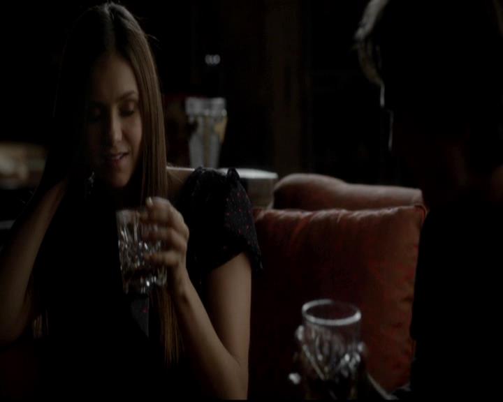 VampireDiariesWorld-dot-org_4x07MyBrothersKeeper2023.jpg