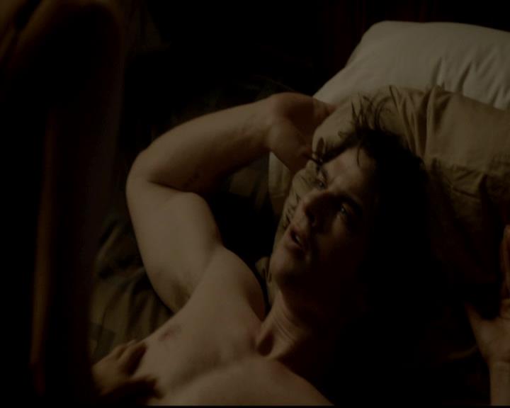 VampireDiariesWorld-dot-org_4x07MyBrothersKeeper2273.jpg