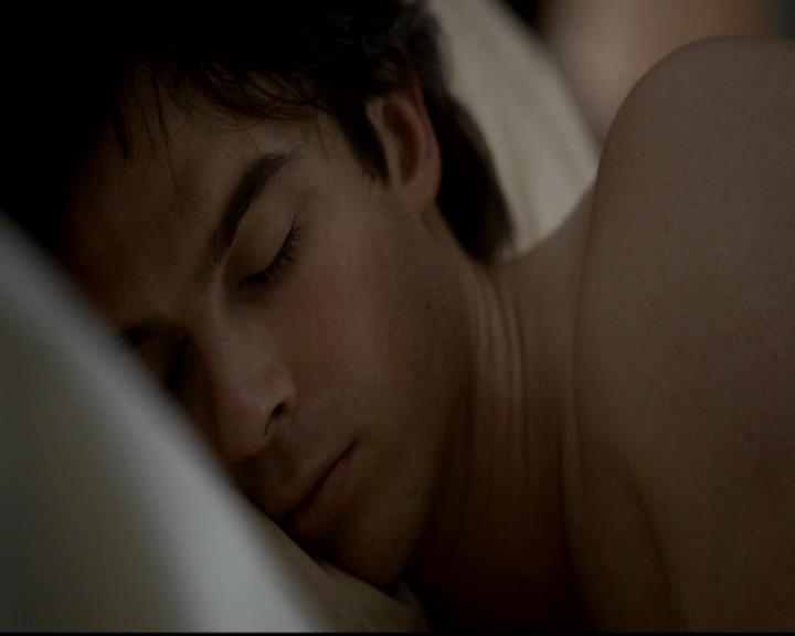 VampireDiariesWorld-dot-org_4x08WellAlwaysHaveBourbonStreet0001.jpg