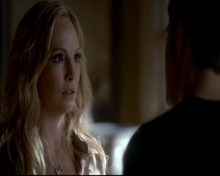 VampireDiariesWorld-dot-org_4x08WellAlwaysHaveBourbonStreet0091.jpg