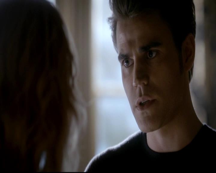 VampireDiariesWorld-dot-org_4x08WellAlwaysHaveBourbonStreet0098.jpg