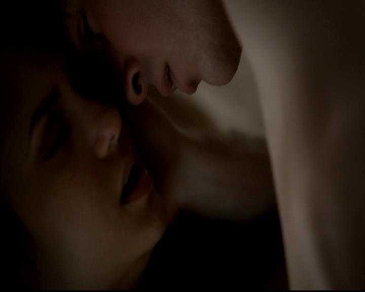 VampireDiariesWorld-dot-org_4x08WellAlwaysHaveBourbonStreet0101.jpg