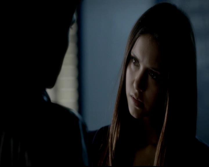 VampireDiariesWorld-dot-org_4x08WellAlwaysHaveBourbonStreet0379.jpg