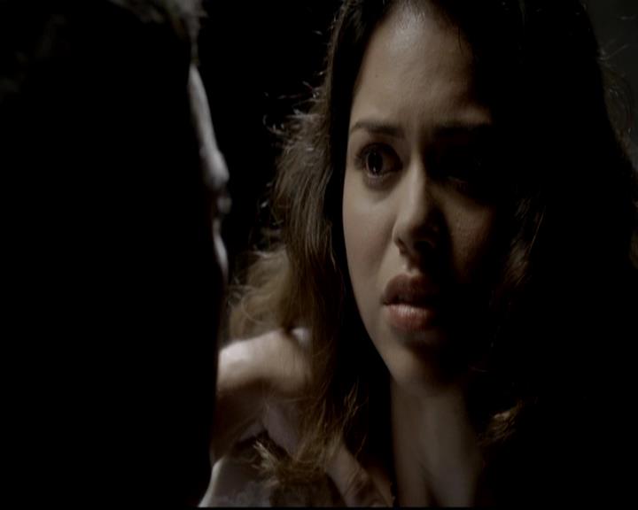 VampireDiariesWorld-dot-org_4x08WellAlwaysHaveBourbonStreet1722.jpg VampireDiariesWorld-dot-org_4x08WellAlwaysHaveBourbonStreet1722.jpg