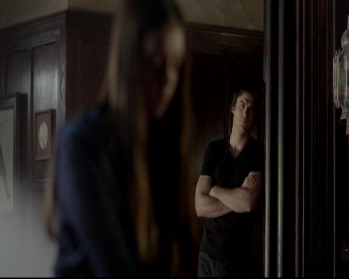 VampireDiariesWorld-dot-org_4x08WellAlwaysHaveBourbonStreet2176.jpg