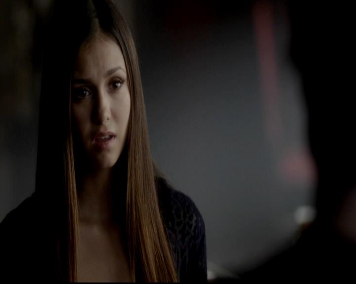 VampireDiariesWorld-dot-org_4x08WellAlwaysHaveBourbonStreet2222.jpg