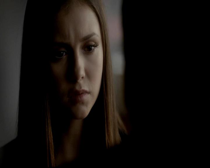 VampireDiariesWorld-dot-org_4x08WellAlwaysHaveBourbonStreet2247.jpg