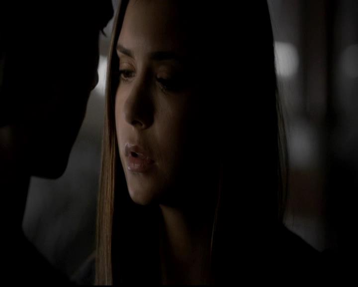 VampireDiariesWorld-dot-org_4x09OComeAllYeFaithful0075.jpg