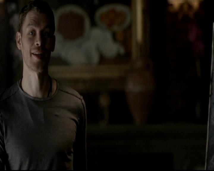 VampireDiariesWorld-dot-org_4x09OComeAllYeFaithful0126.jpg