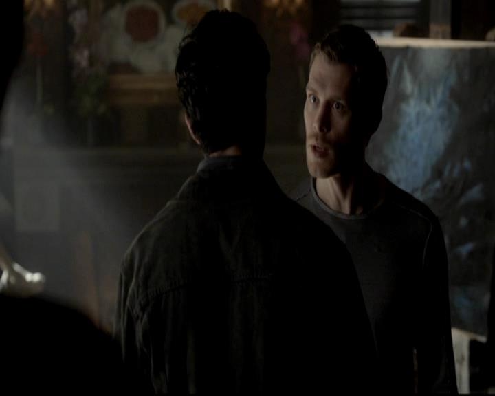 VampireDiariesWorld-dot-org_4x09OComeAllYeFaithful0138.jpg