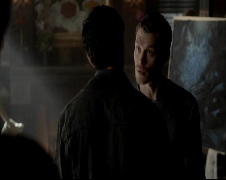 VampireDiariesWorld-dot-org_4x09OComeAllYeFaithful0139.jpg
