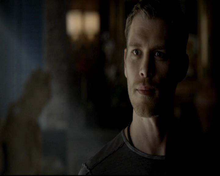 VampireDiariesWorld-dot-org_4x09OComeAllYeFaithful0155.jpg