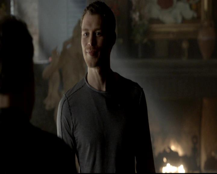 VampireDiariesWorld-dot-org_4x09OComeAllYeFaithful0159.jpg