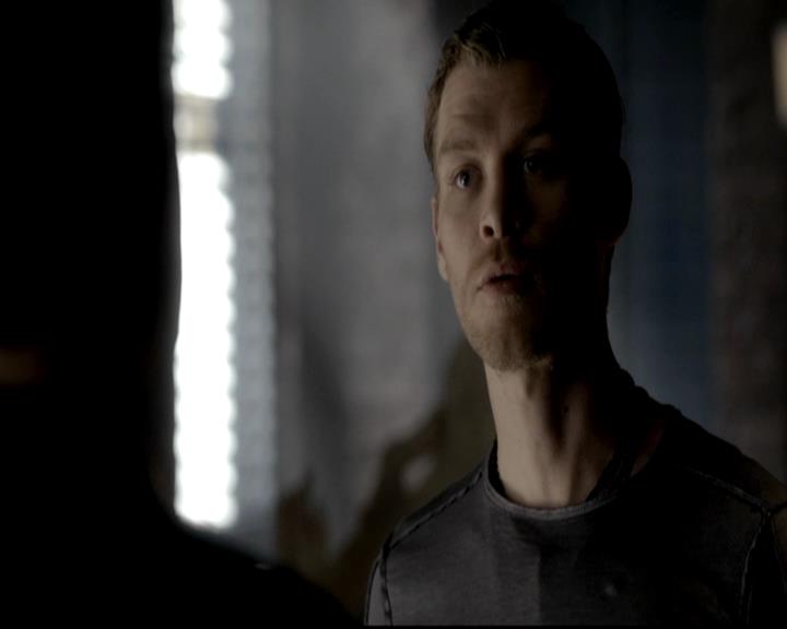 VampireDiariesWorld-dot-org_4x09OComeAllYeFaithful0183.jpg