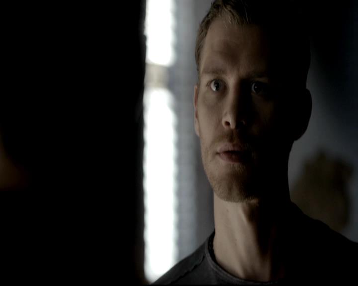 VampireDiariesWorld-dot-org_4x09OComeAllYeFaithful0192.jpg
