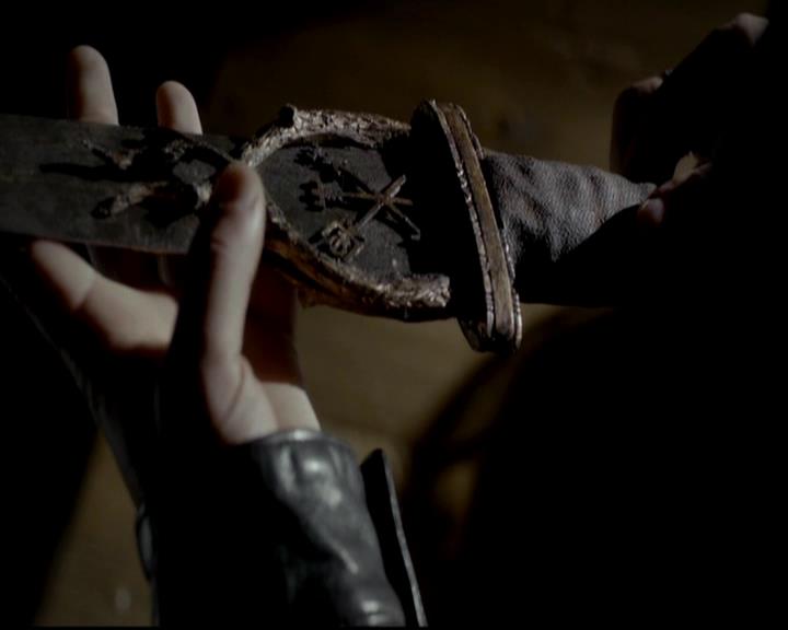 VampireDiariesWorld-dot-org_4x09OComeAllYeFaithful0212.jpg