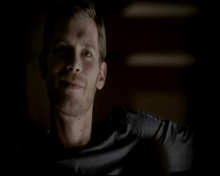 VampireDiariesWorld-dot-org_4x09OComeAllYeFaithful0227.jpg