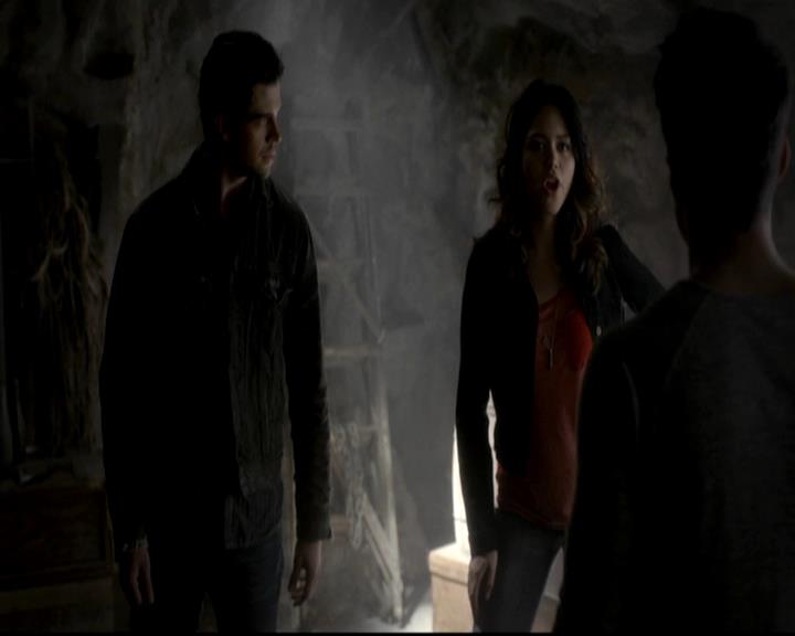 VampireDiariesWorld-dot-org_4x09OComeAllYeFaithful0234.jpg