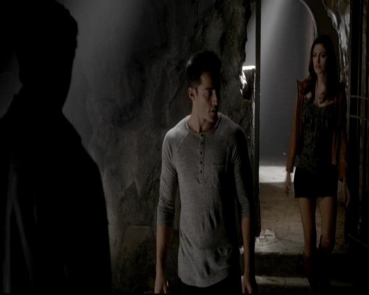 VampireDiariesWorld-dot-org_4x09OComeAllYeFaithful0239.jpg