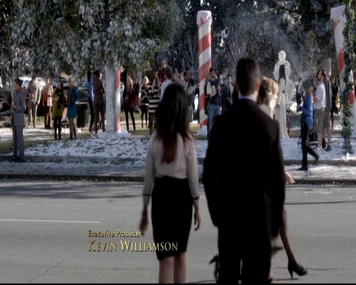 VampireDiariesWorld-dot-org_4x09OComeAllYeFaithful0260.jpg