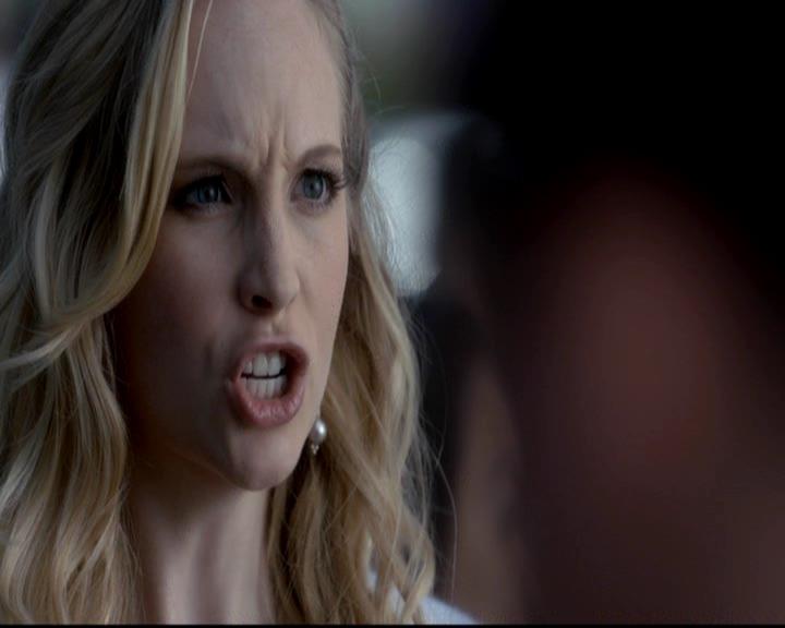 VampireDiariesWorld-dot-org_4x09OComeAllYeFaithful0264.jpg