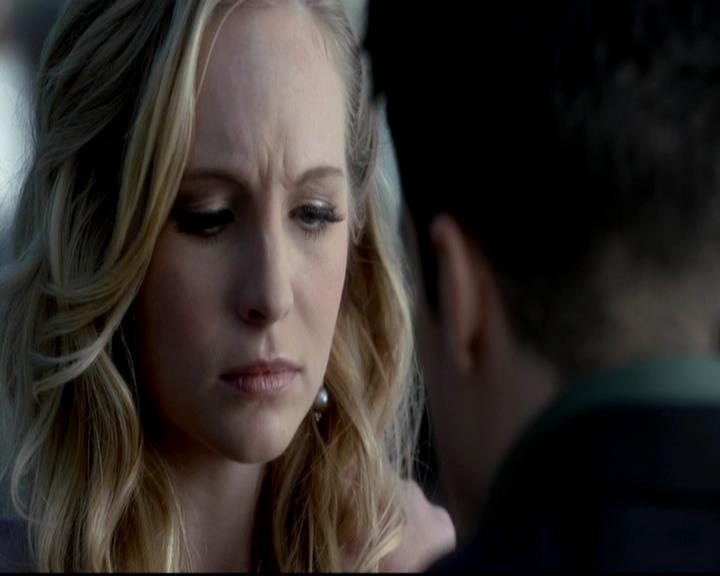 VampireDiariesWorld-dot-org_4x09OComeAllYeFaithful0302.jpg