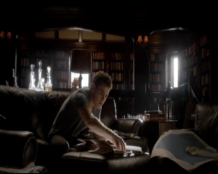VampireDiariesWorld-dot-org_4x09OComeAllYeFaithful0432.jpg