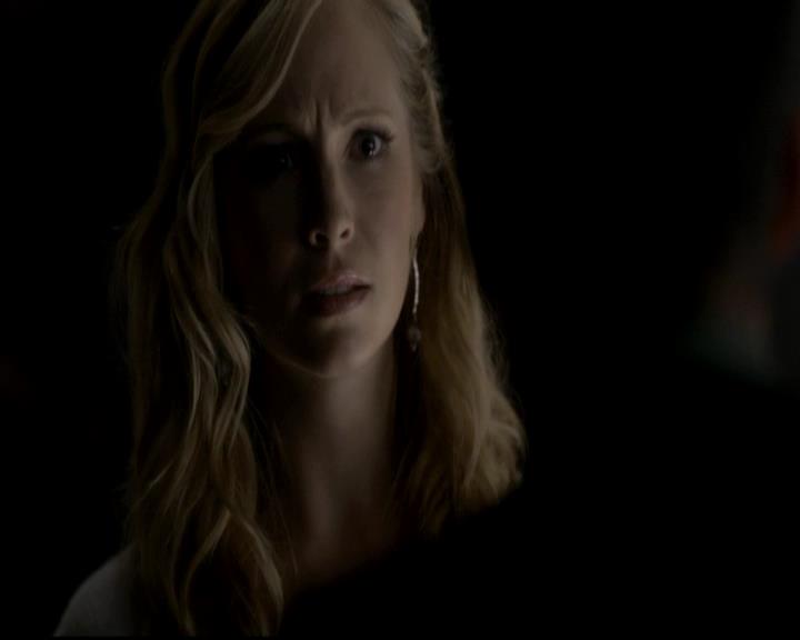 VampireDiariesWorld-dot-org_4x09OComeAllYeFaithful0905.jpg