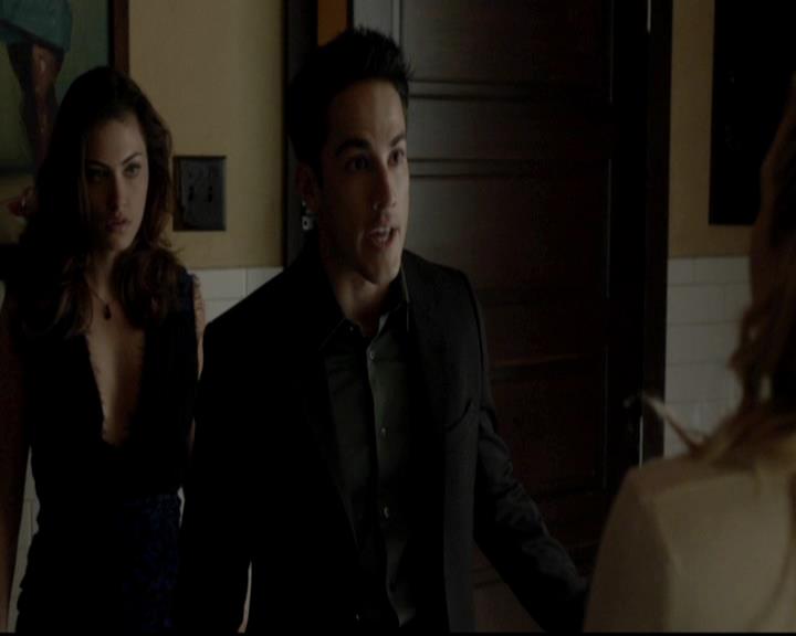 VampireDiariesWorld-dot-org_4x09OComeAllYeFaithful1257.jpg